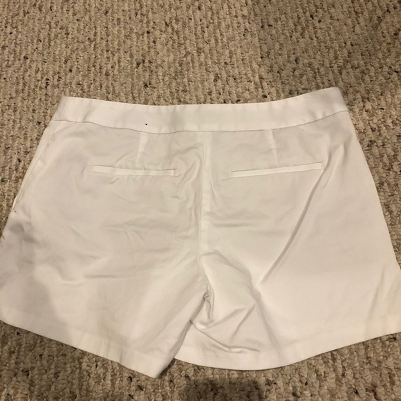 Express Shorts - Picture 3 of 3
